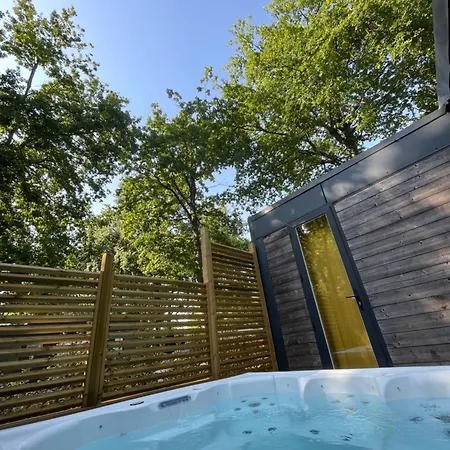 Campsite Chant Des Oiseaux *** Royan